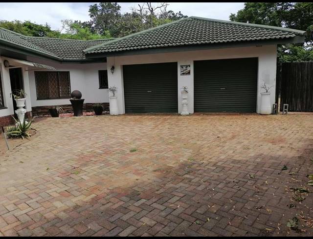 4 BEDROOM HOUSE FOR SALE IN MEER EN SEE